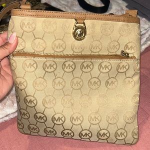 MK PURSE